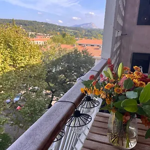 Calme, Vue St Victoire, Proche Centre Avec Parking Appartement