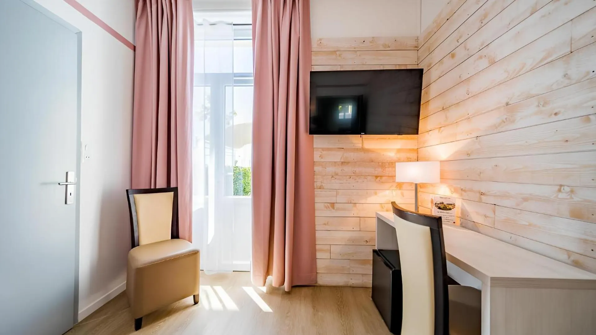 Hotel Le Rabelais Le Lavandou
